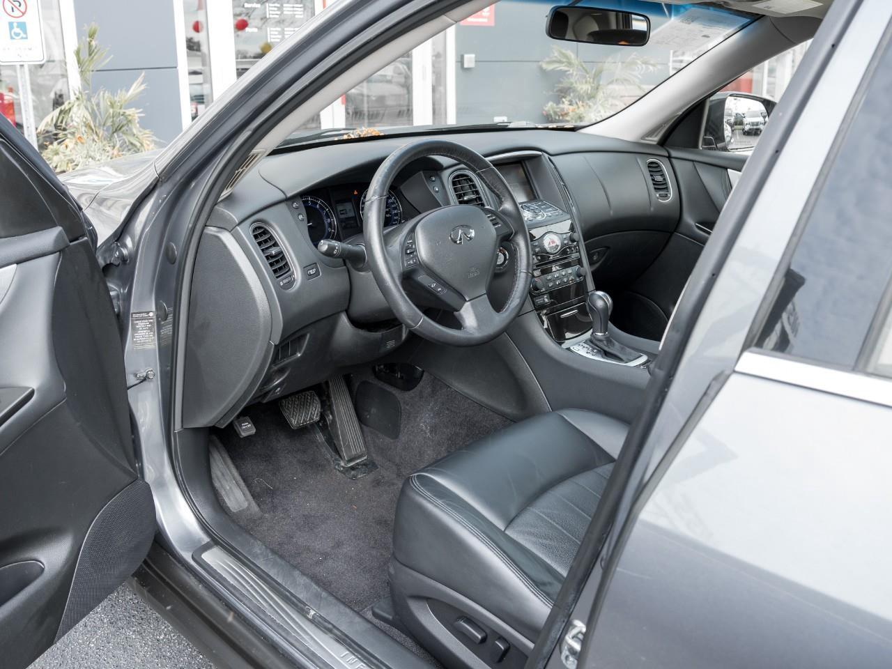 2017 Infiniti QX50 AWD, NEW TIRES AND BRAKES Photo