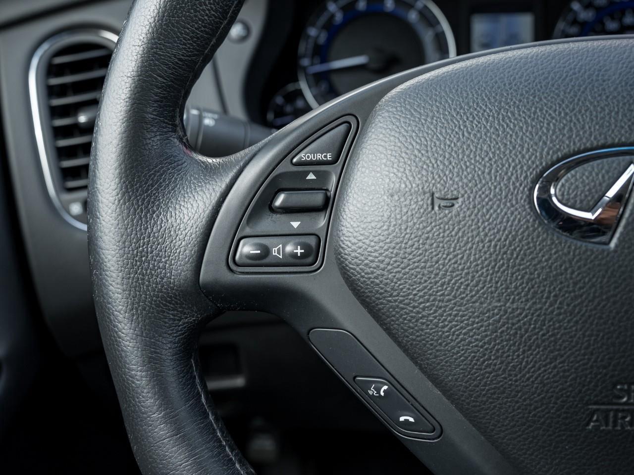 2017 Infiniti QX50 AWD, NEW TIRES AND BRAKES Photo