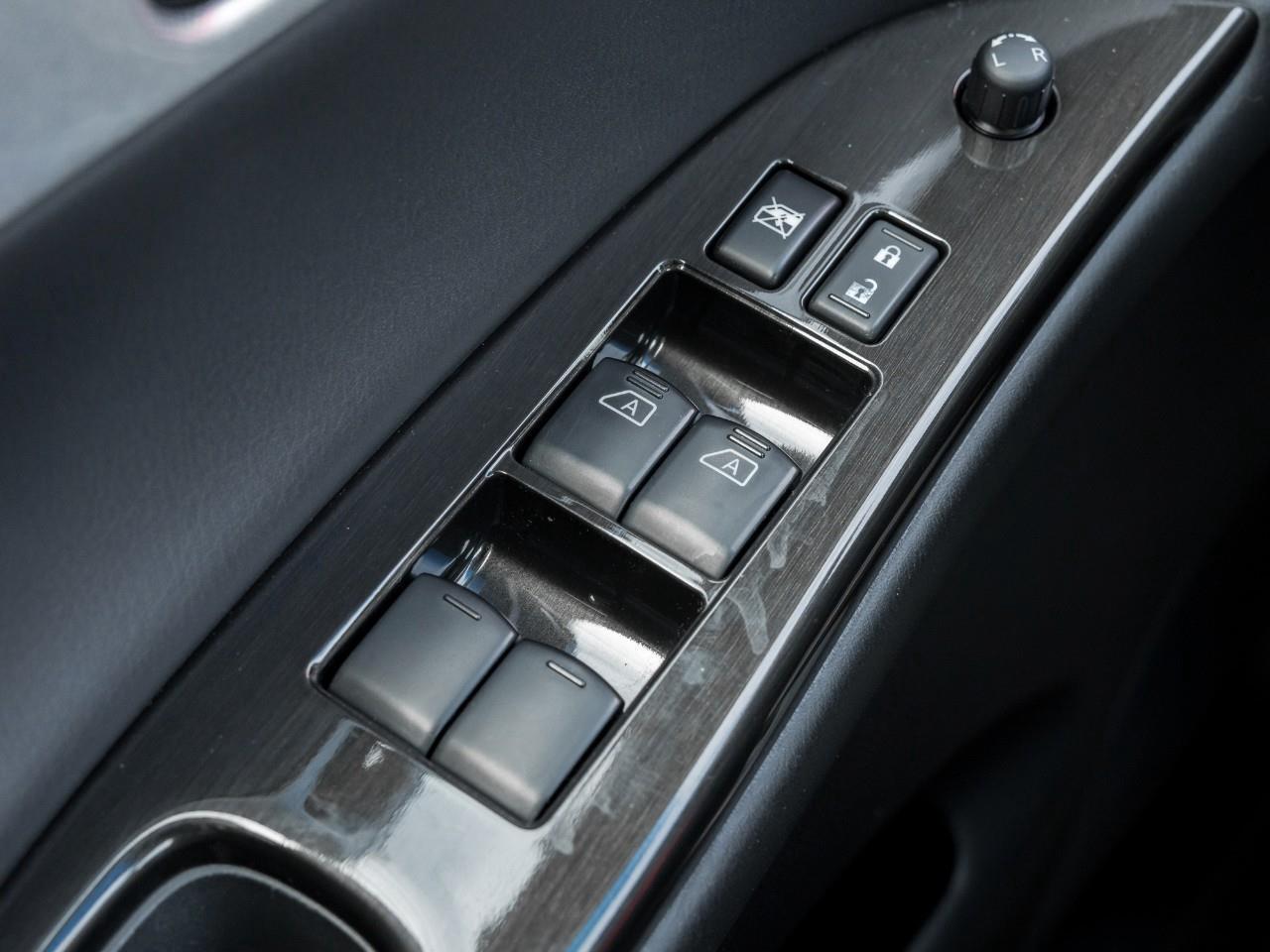 2017 Infiniti QX50 AWD, NEW TIRES AND BRAKES Photo