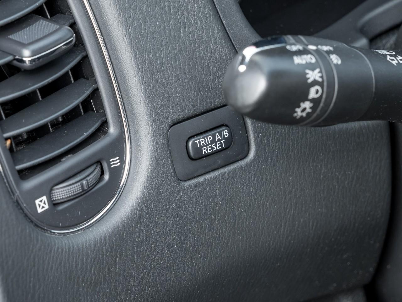 2017 Infiniti QX50 AWD, NEW TIRES AND BRAKES Photo