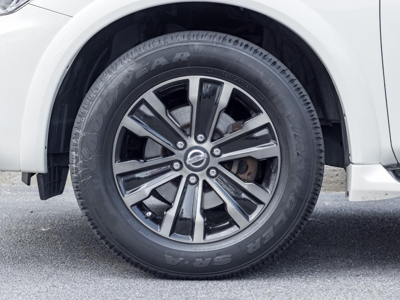 2020 Nissan Armada Platinum Photo4