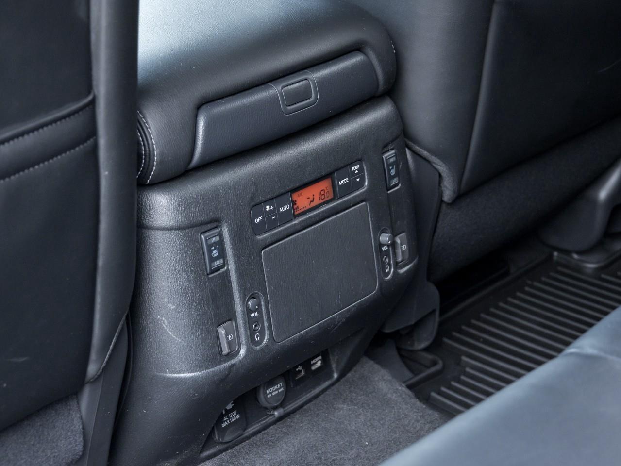 2020 Nissan Armada Platinum Photo