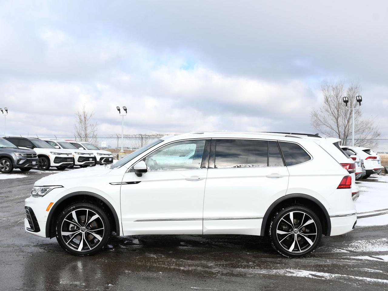 2024 Volkswagen Tiguan 4Motion Photo2