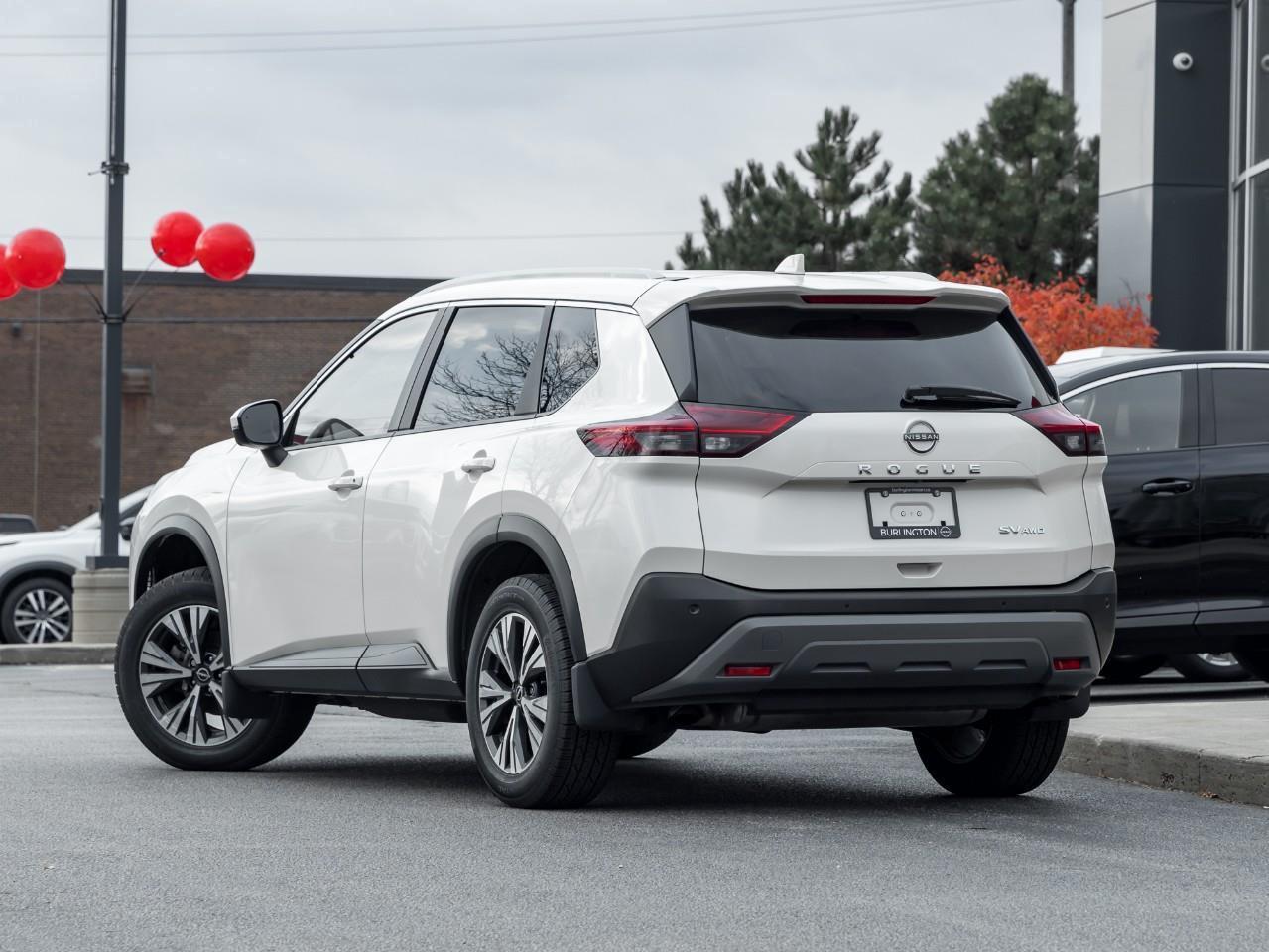 2022 Nissan Rogue SV Photo