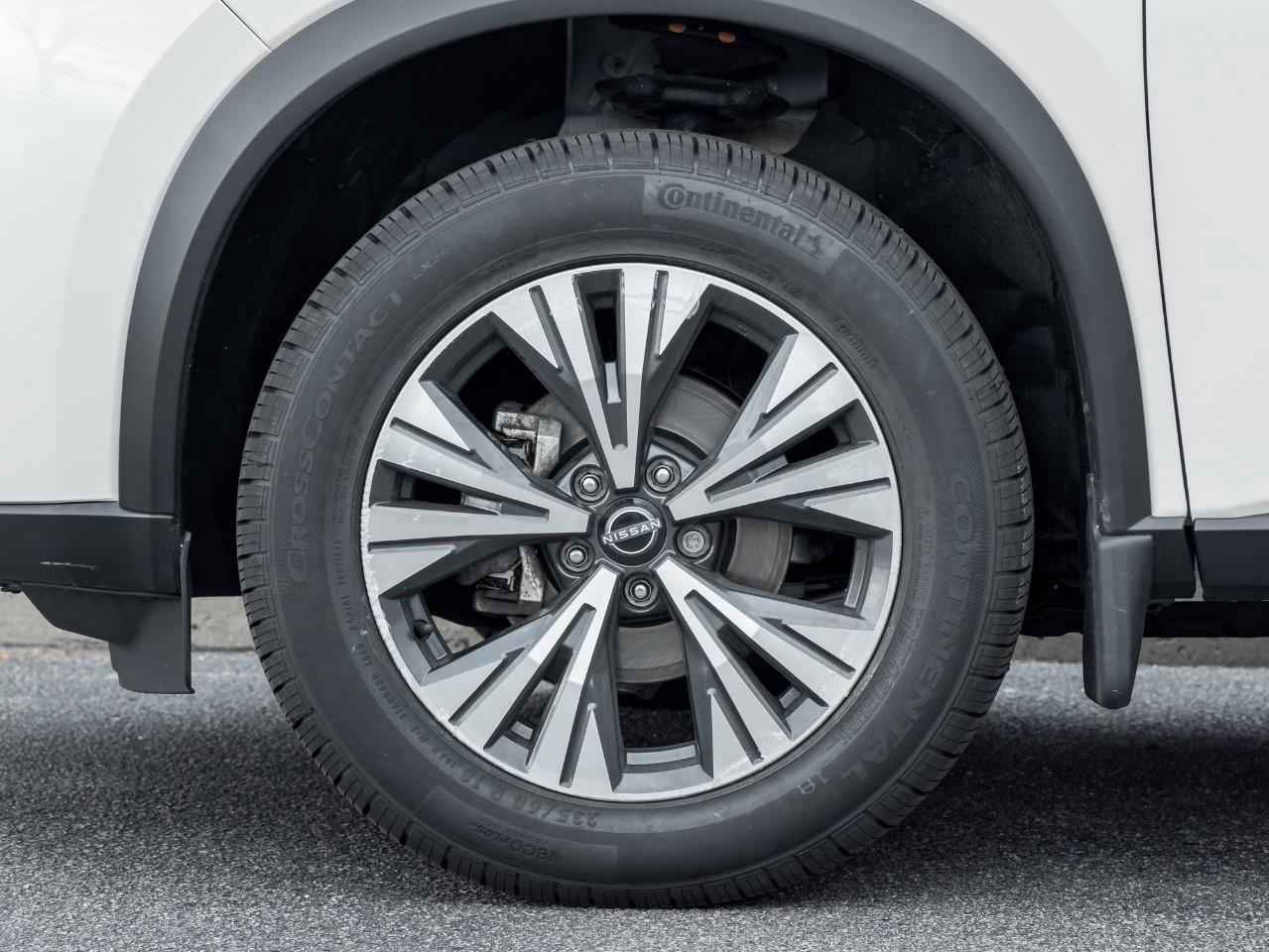 2022 Nissan Rogue SV Photo