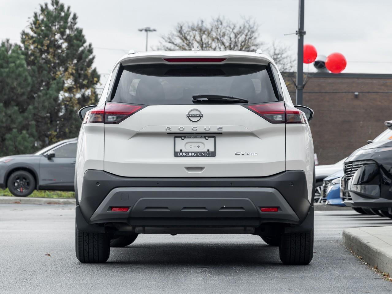 2022 Nissan Rogue SV Photo