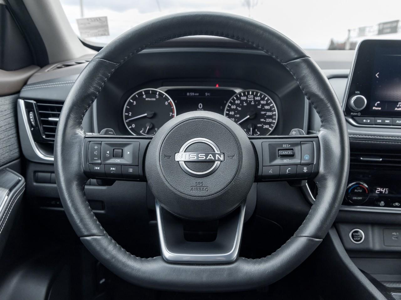 2022 Nissan Rogue SV Photo