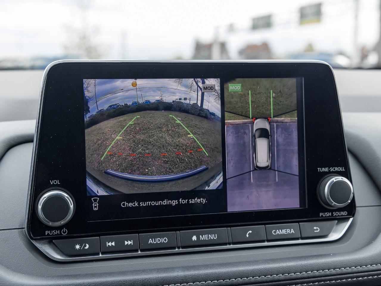 2022 Nissan Rogue SV Photo