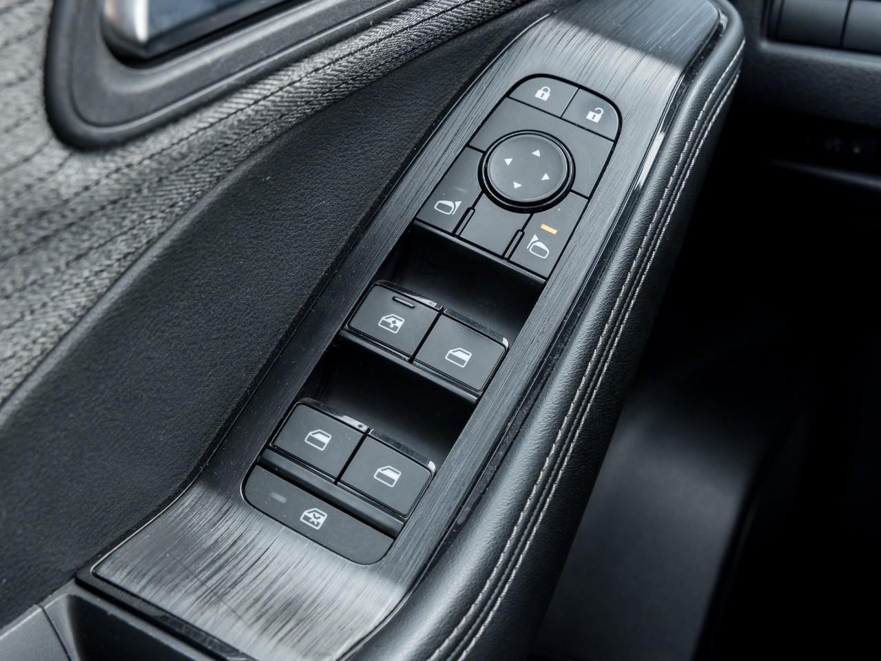 2022 Nissan Rogue SV Photo