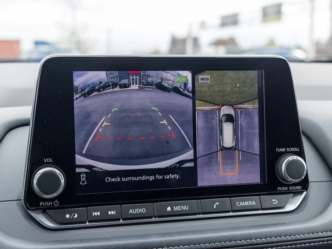 2022 Nissan Rogue SV Photo