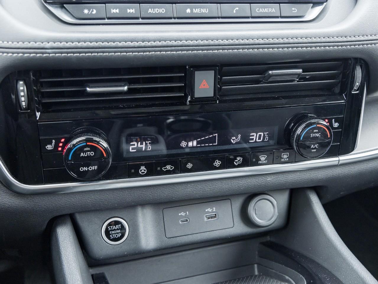 2022 Nissan Rogue SV Photo