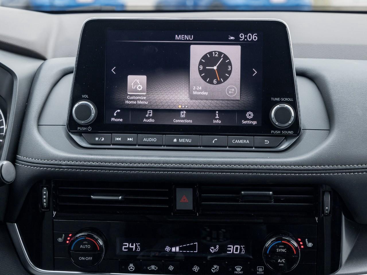 2022 Nissan Rogue SV Photo