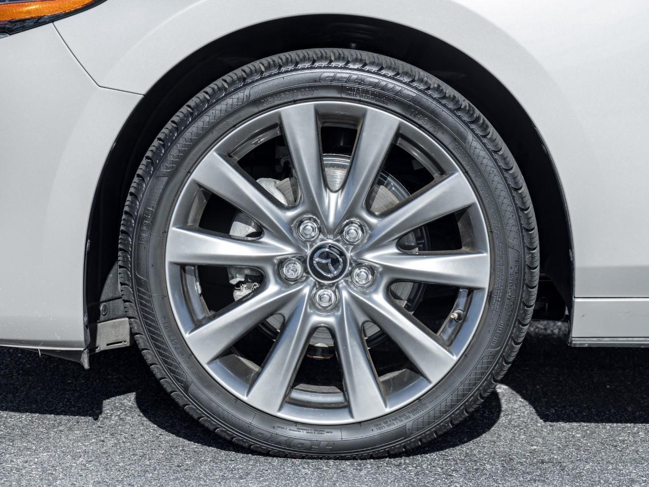 2022 Mazda MAZDA3 GT Photo3