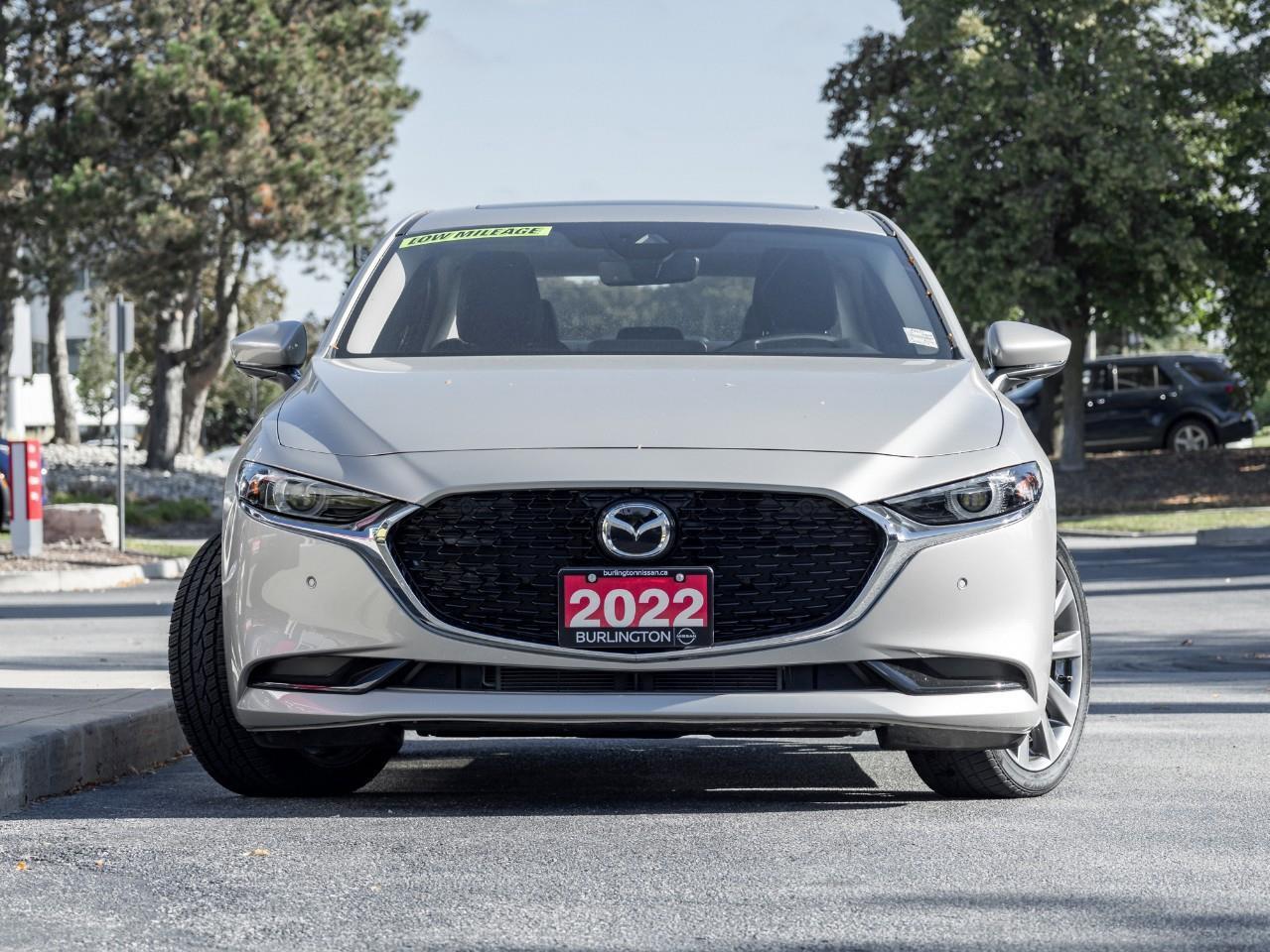2022 Mazda MAZDA3 GT Photo2