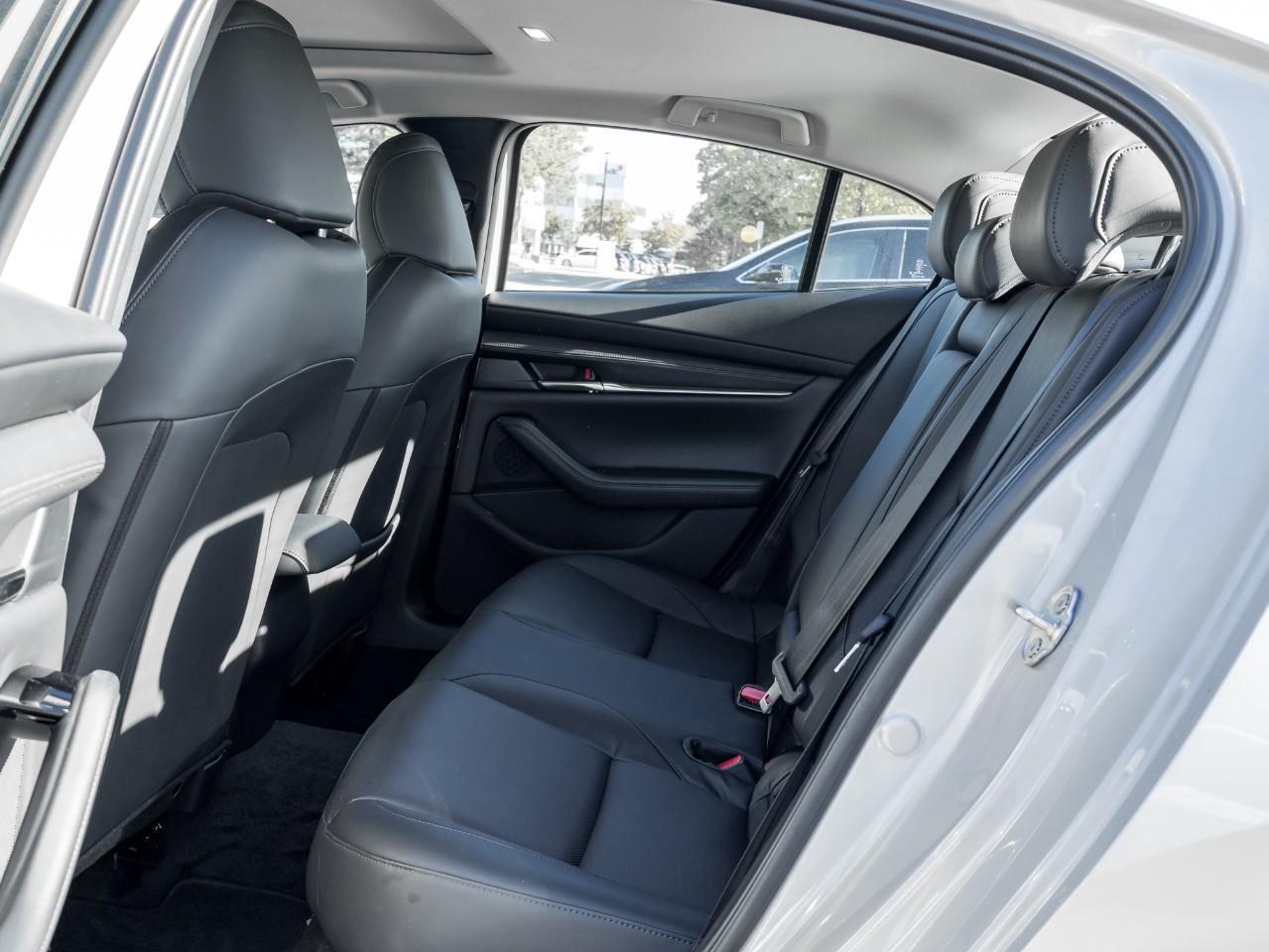 2022 Mazda MAZDA3 GT Photo