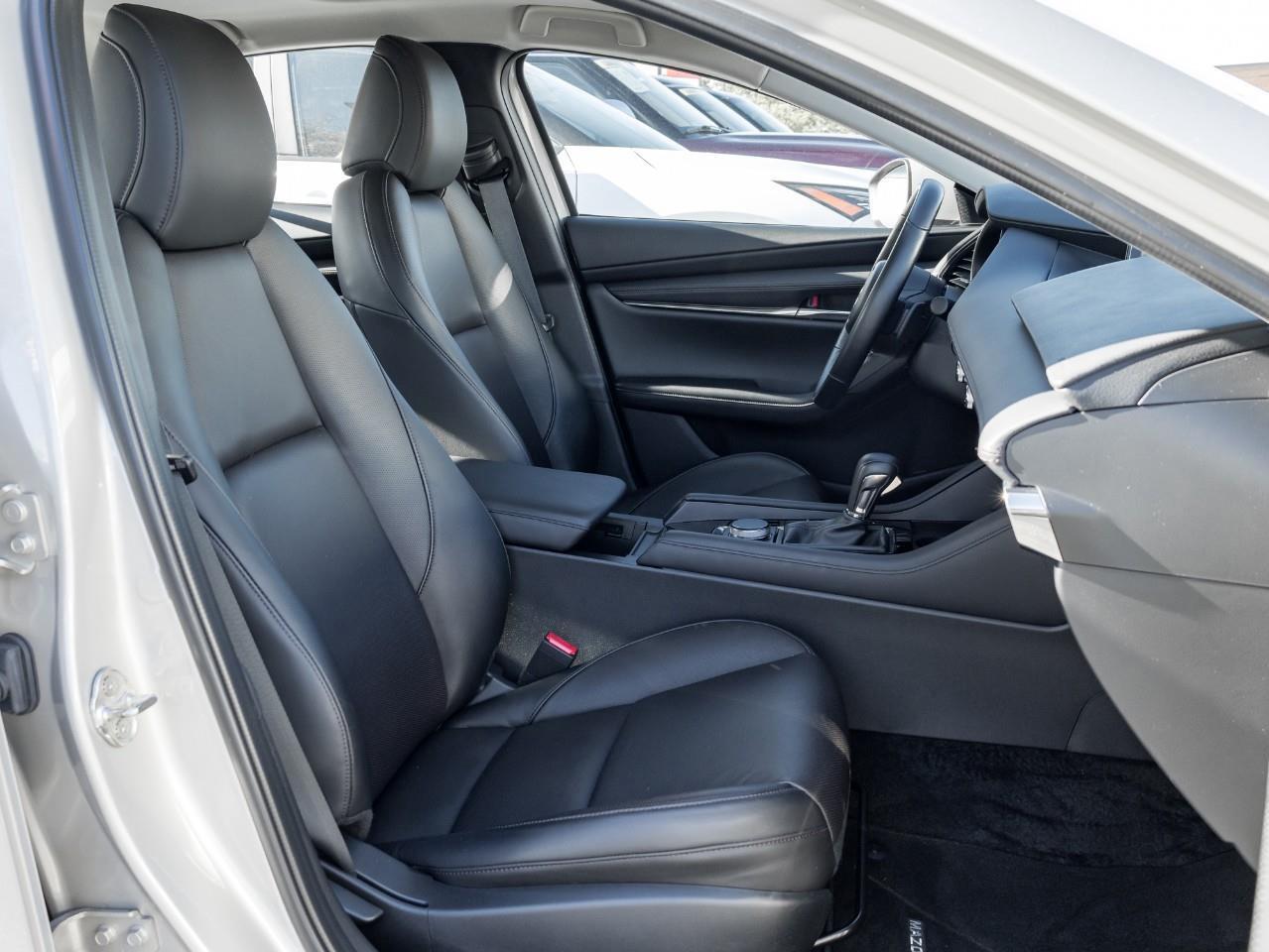 2022 Mazda MAZDA3 GT Photo