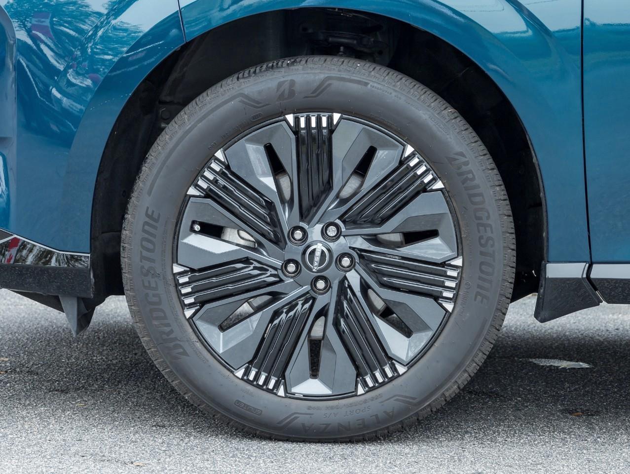 2025 Nissan Murano Platinum Photo