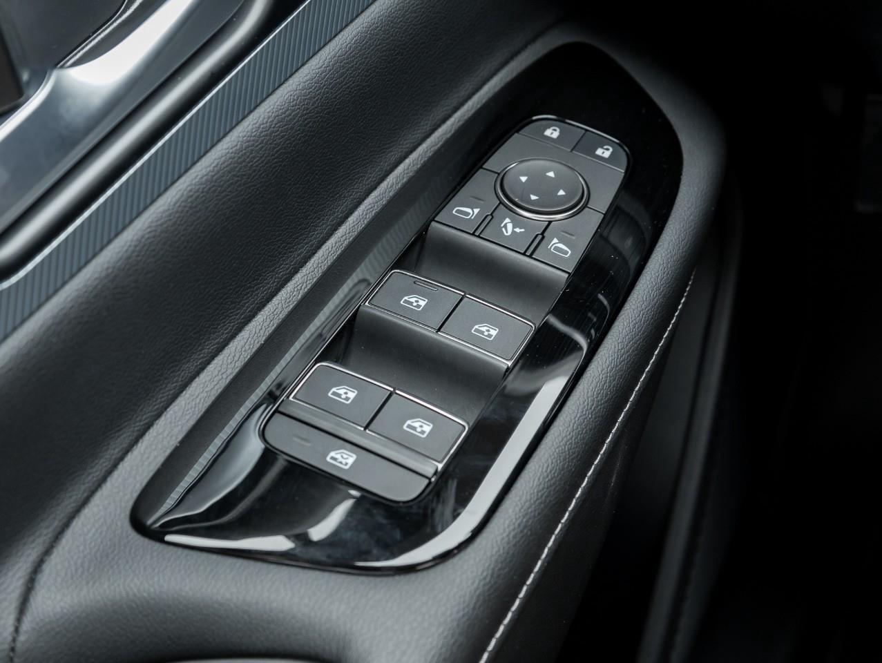 2025 Nissan Murano Platinum Photo