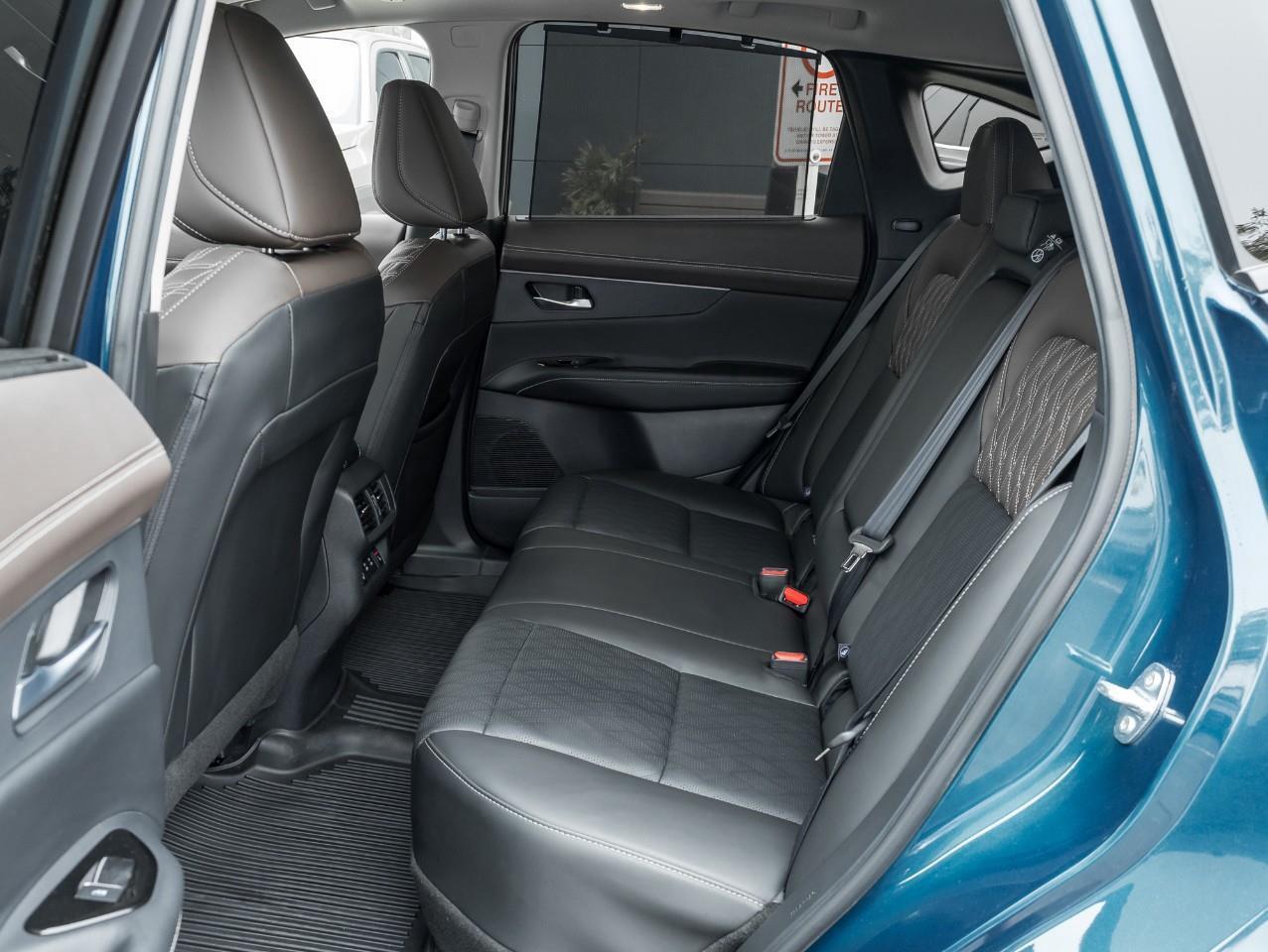 2025 Nissan Murano Platinum Photo