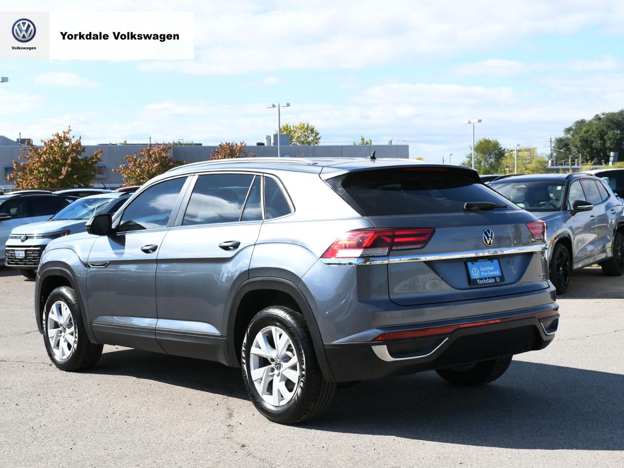 2022 Volkswagen Atlas Cross Sport  Photo3