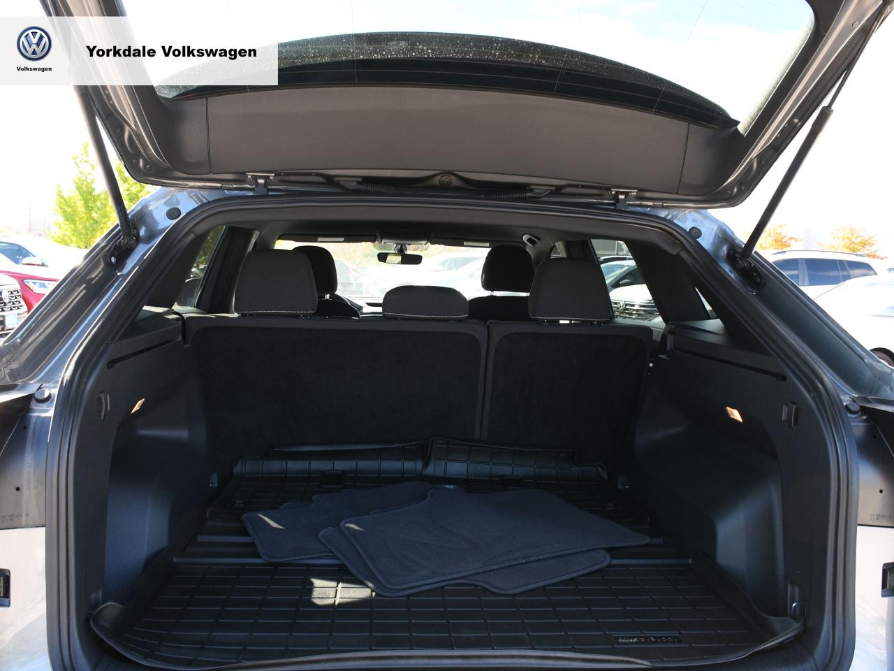 2022 Volkswagen Atlas Cross Sport  Photo