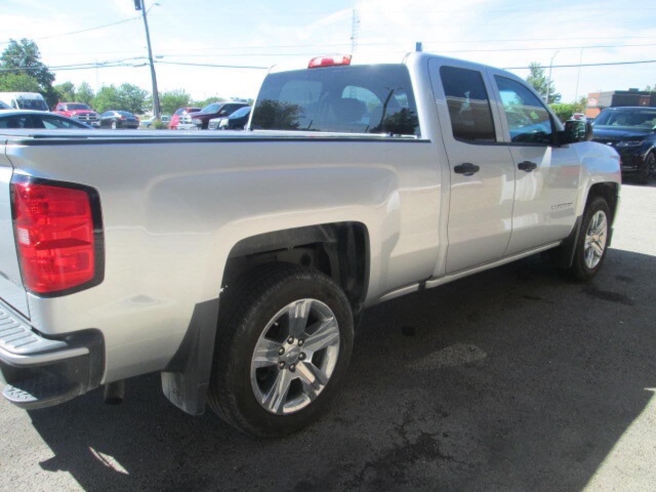 2017 Chevrolet Silverado 1500 2WD Double Cab 143.5  Custom, Bed Liner, Tonneau C Photo3