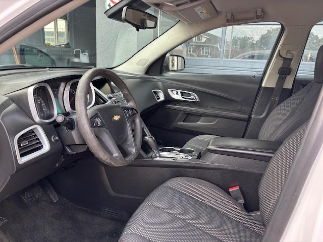 2017 Chevrolet Equinox AWD LS, COLD A/C, ALLOYS, GOOD SERVICE HISTORY!! Photo