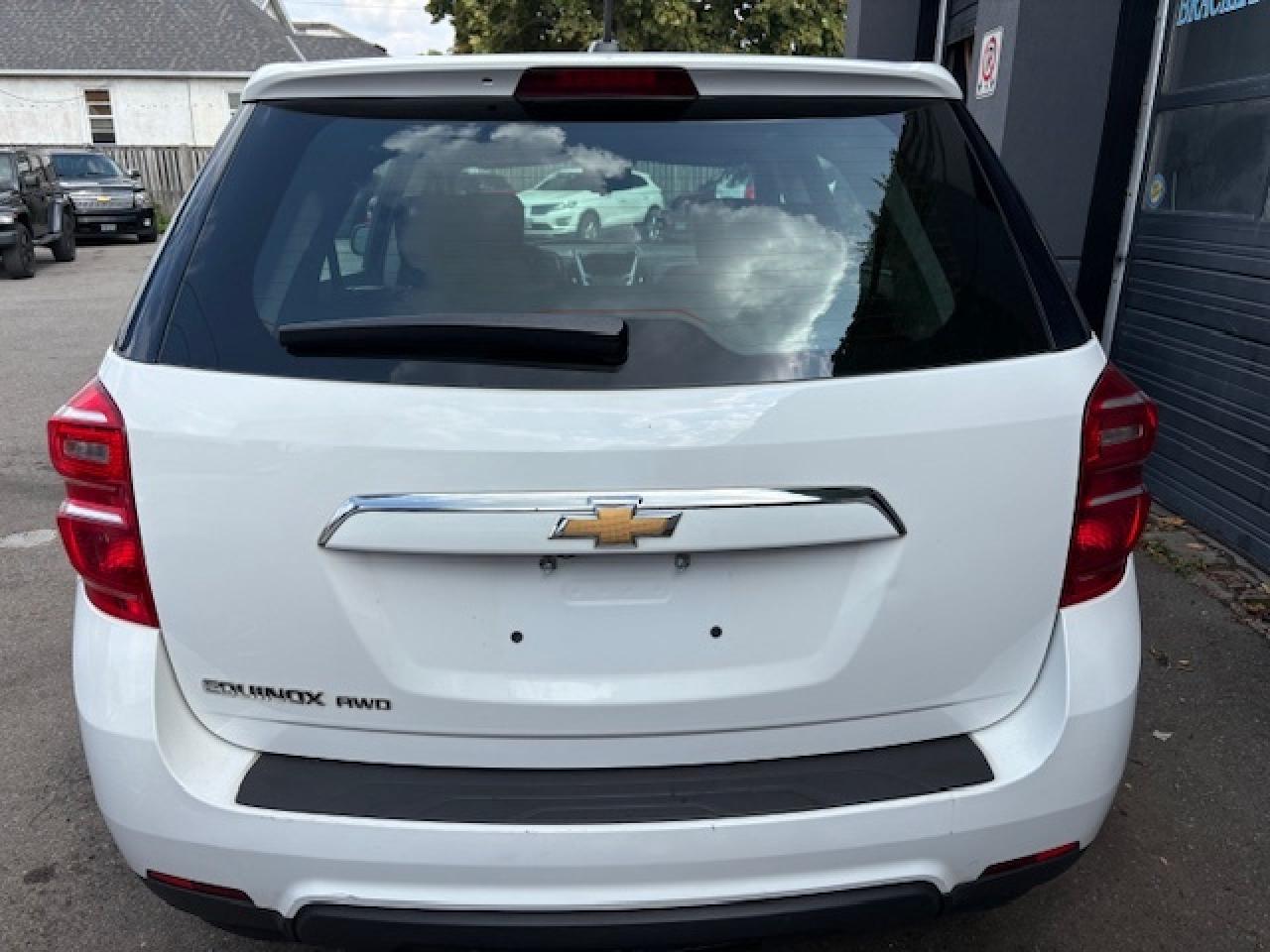 2017 Chevrolet Equinox AWD LS, COLD A/C, ALLOYS, GOOD SERVICE HISTORY!! Photo