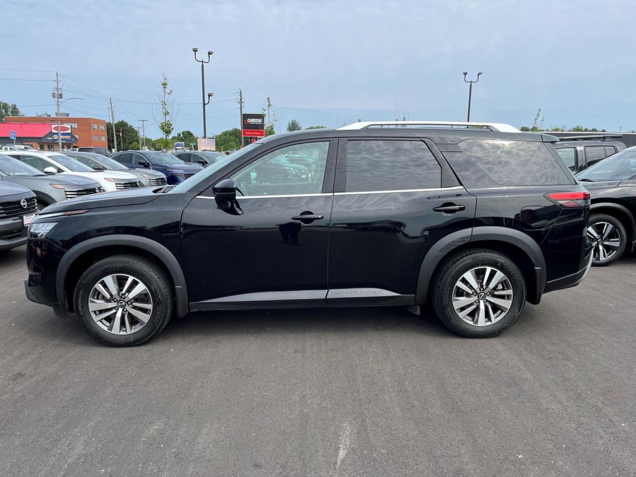 2022 Nissan Pathfinder SL 4WD Photo