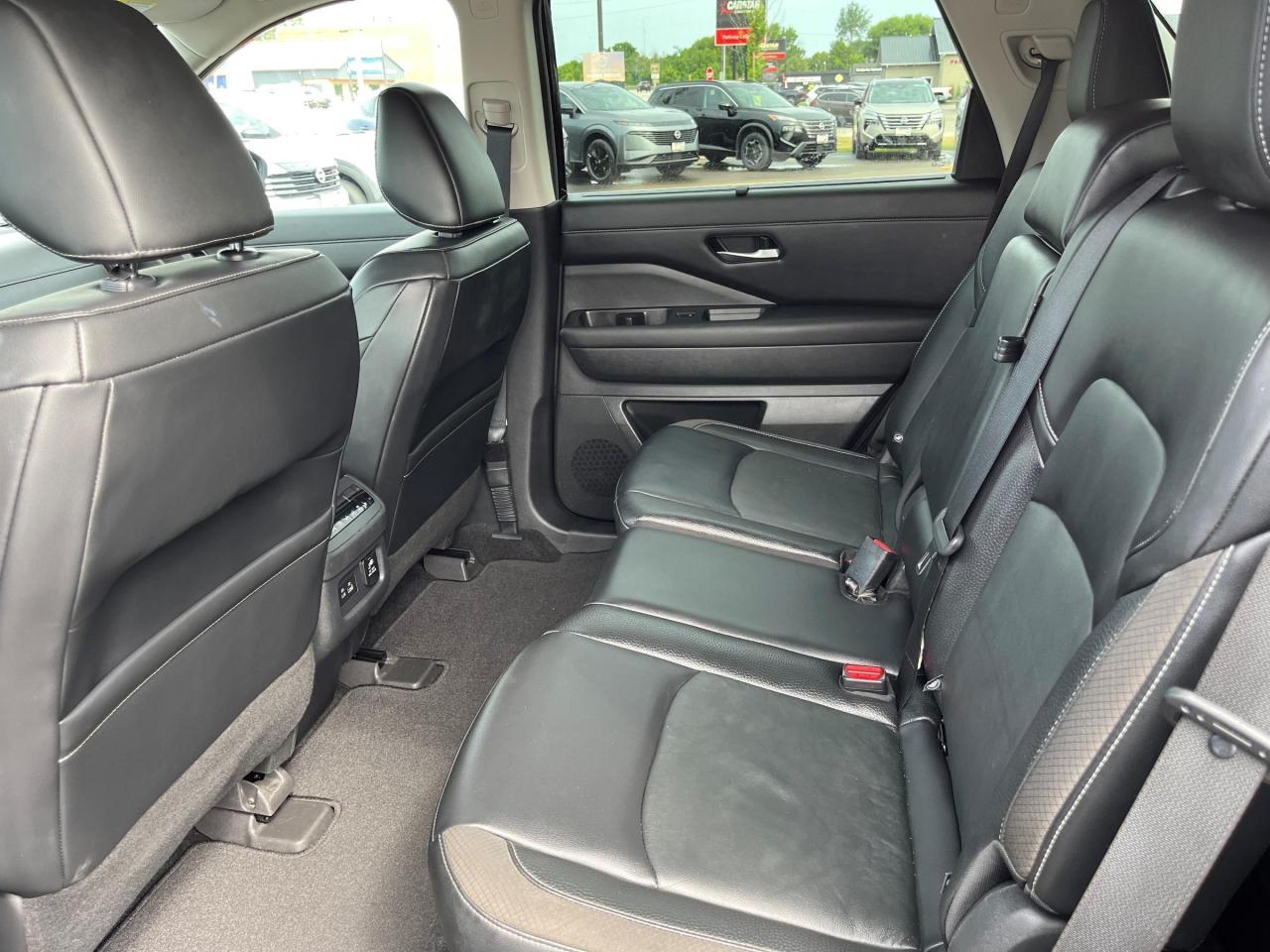 2022 Nissan Pathfinder SL 4WD Photo