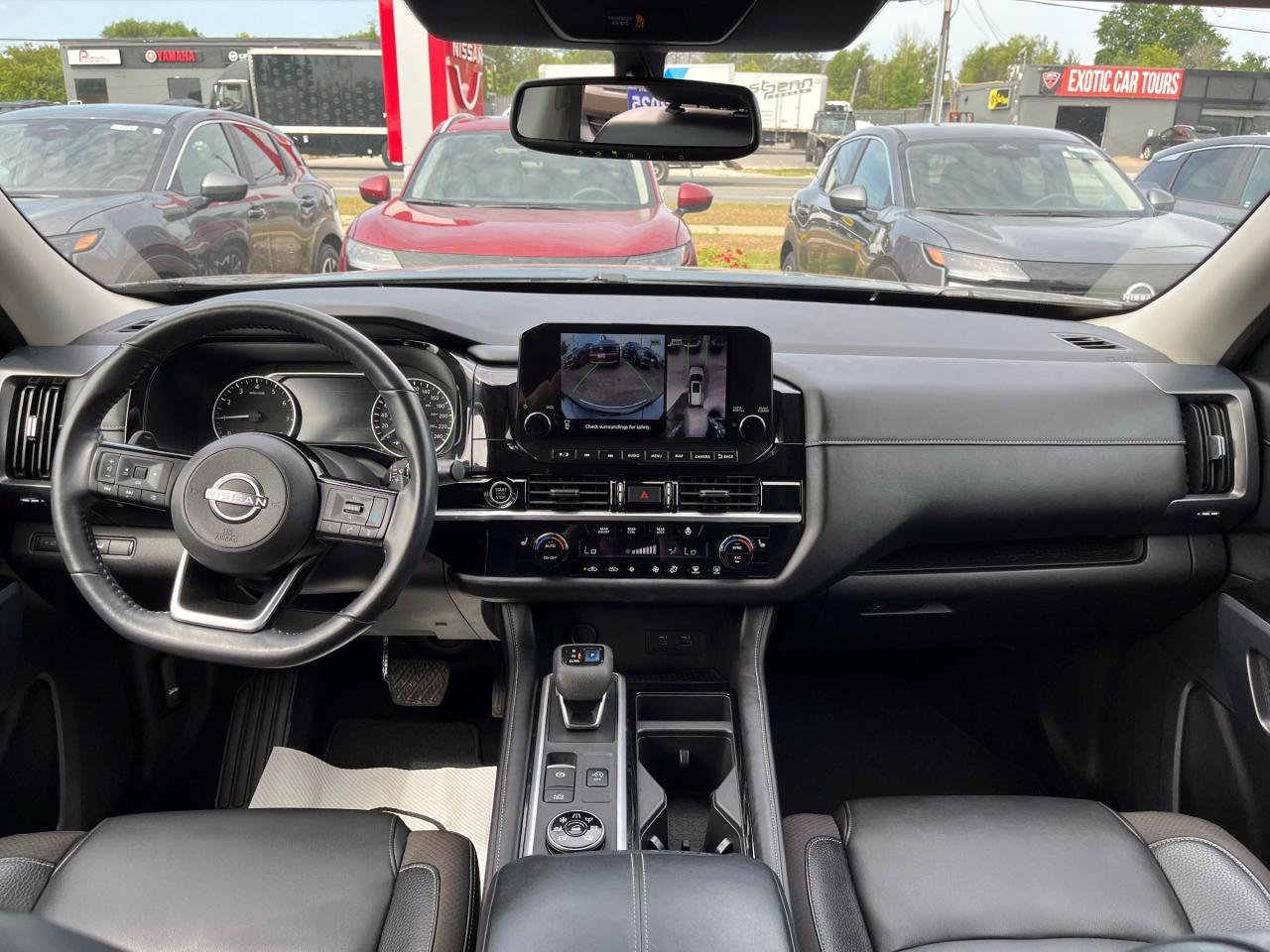 2022 Nissan Pathfinder SL 4WD Photo