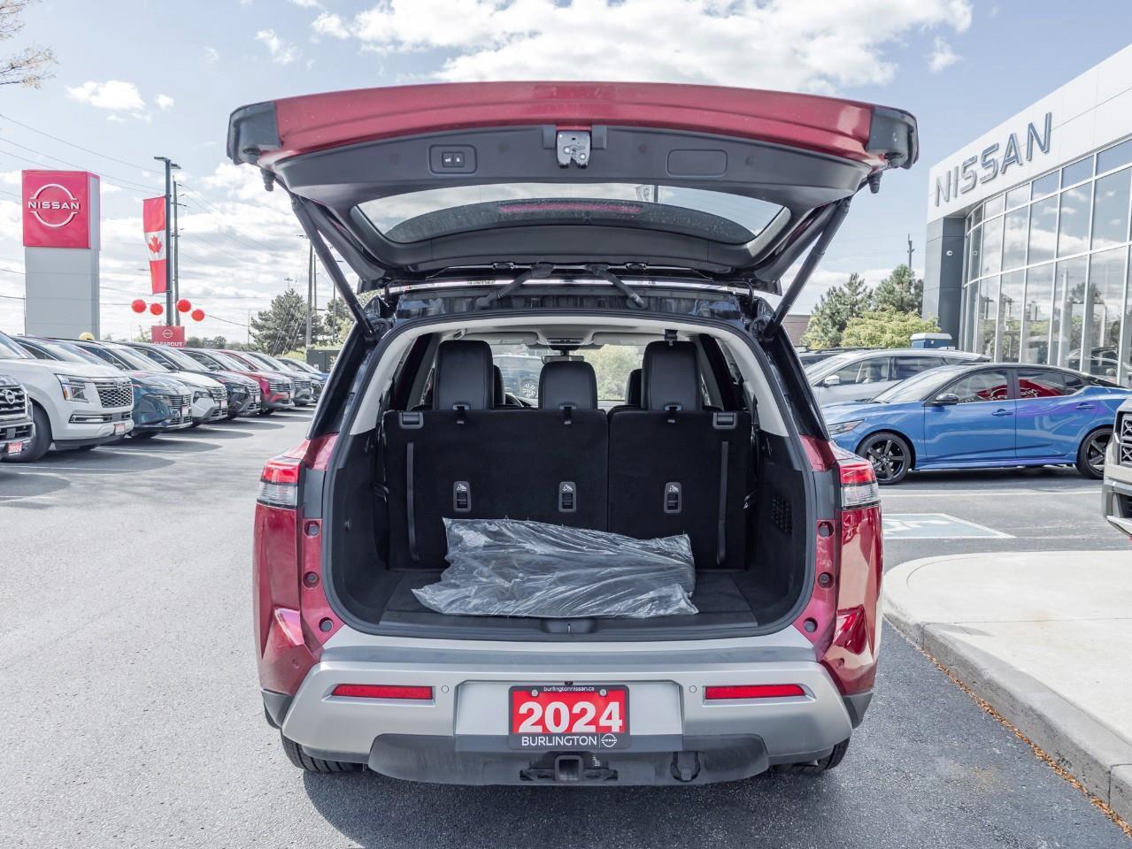 2024 Nissan Pathfinder Platinum Photo