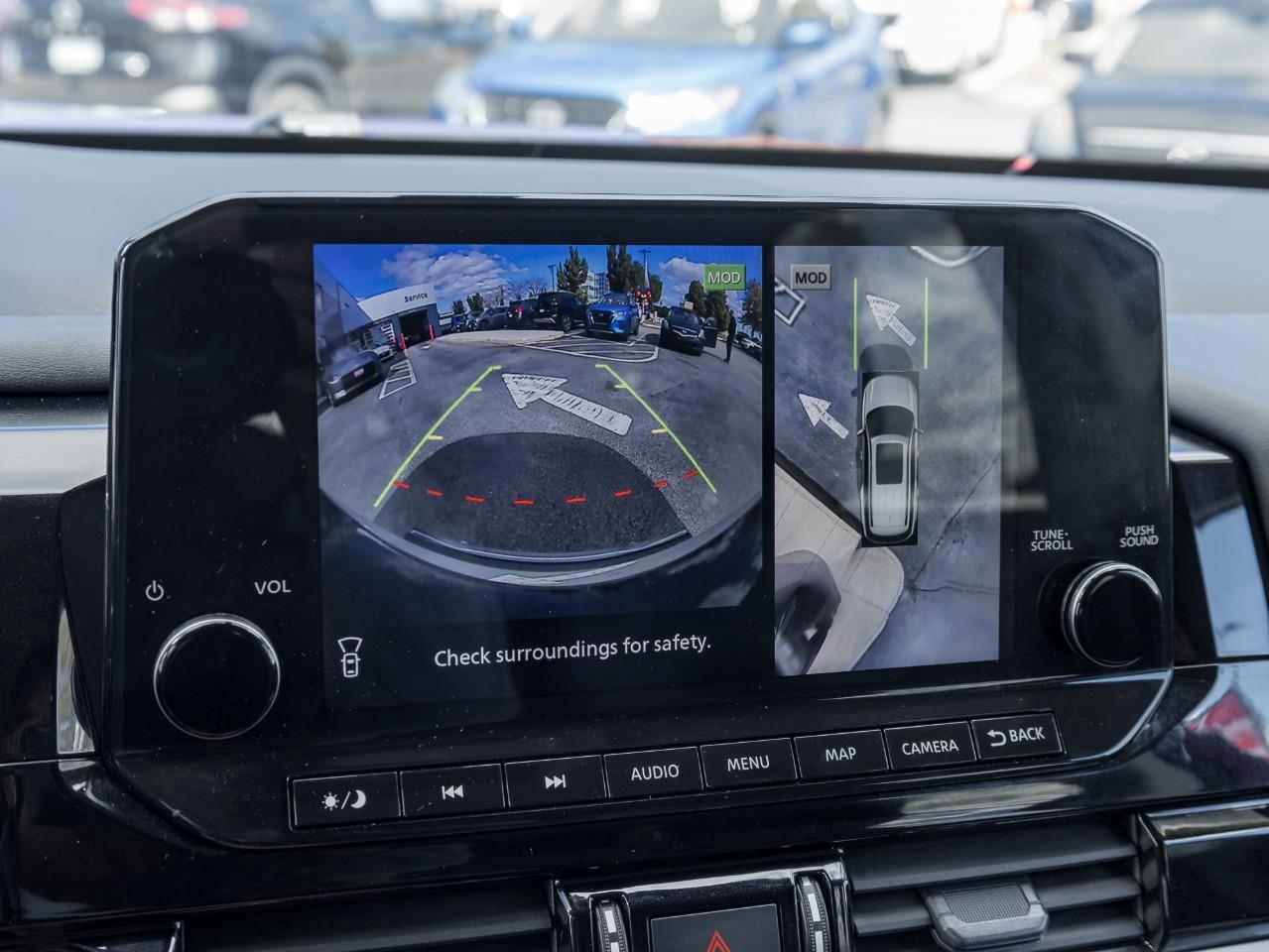 2024 Nissan Pathfinder Platinum Photo