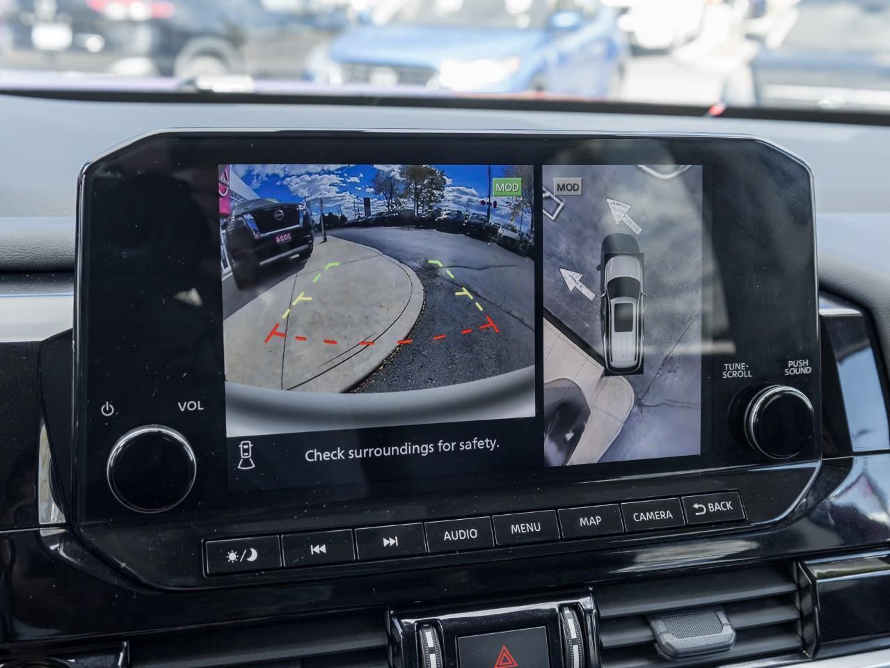 2024 Nissan Pathfinder Platinum Photo