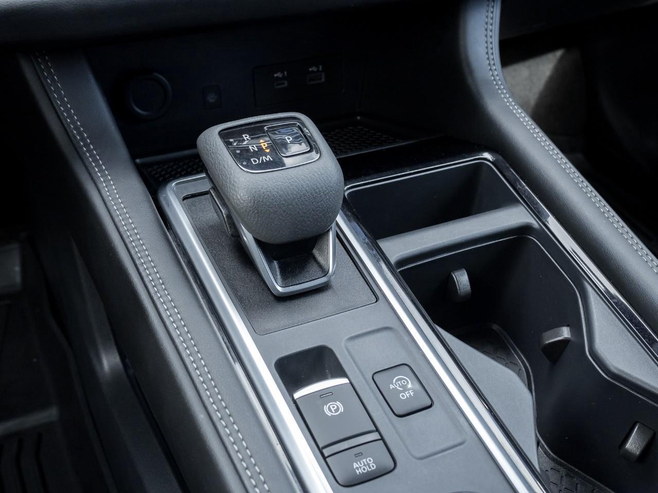 2024 Nissan Pathfinder Platinum Photo