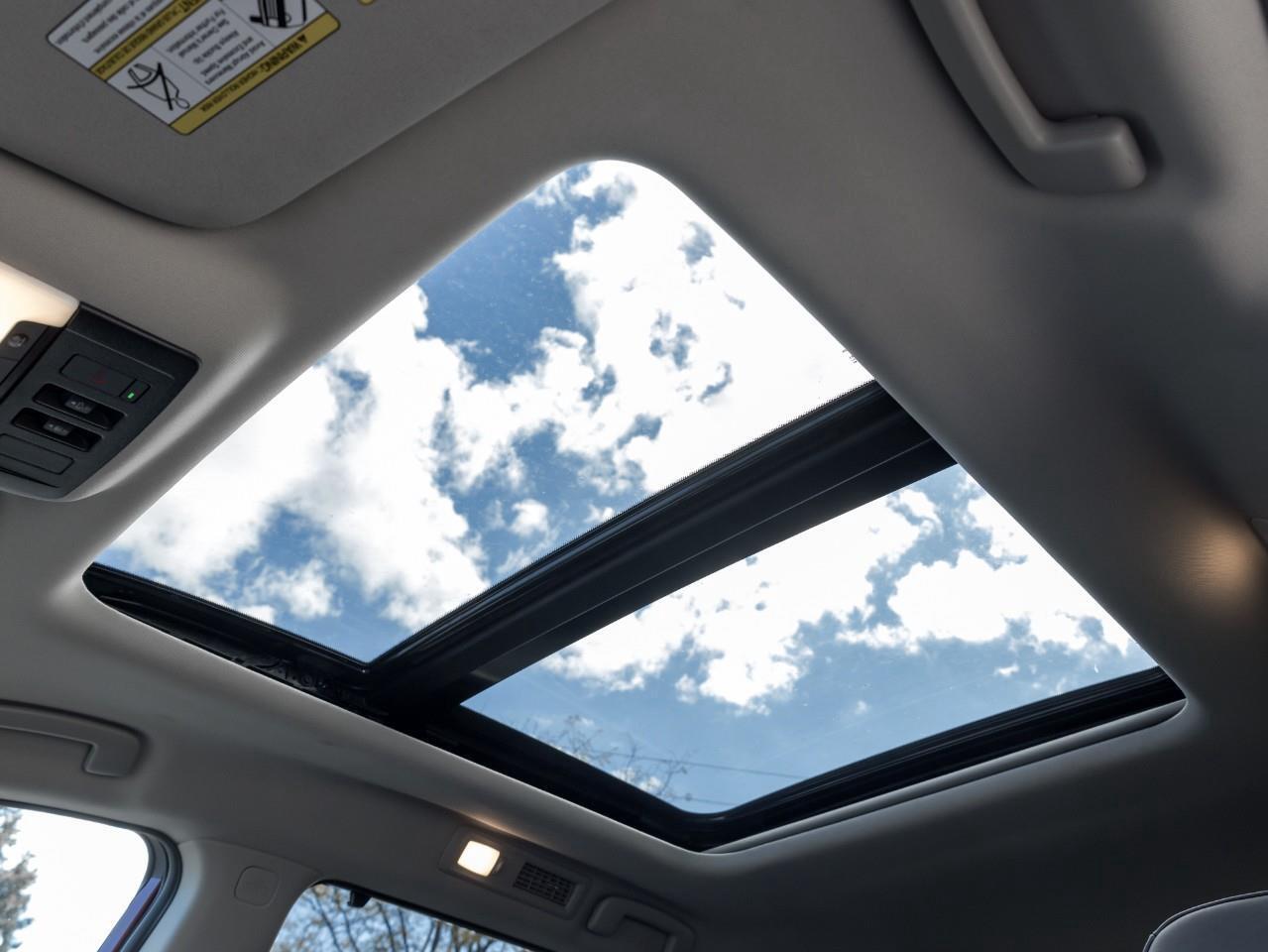 2024 Nissan Pathfinder Platinum Photo