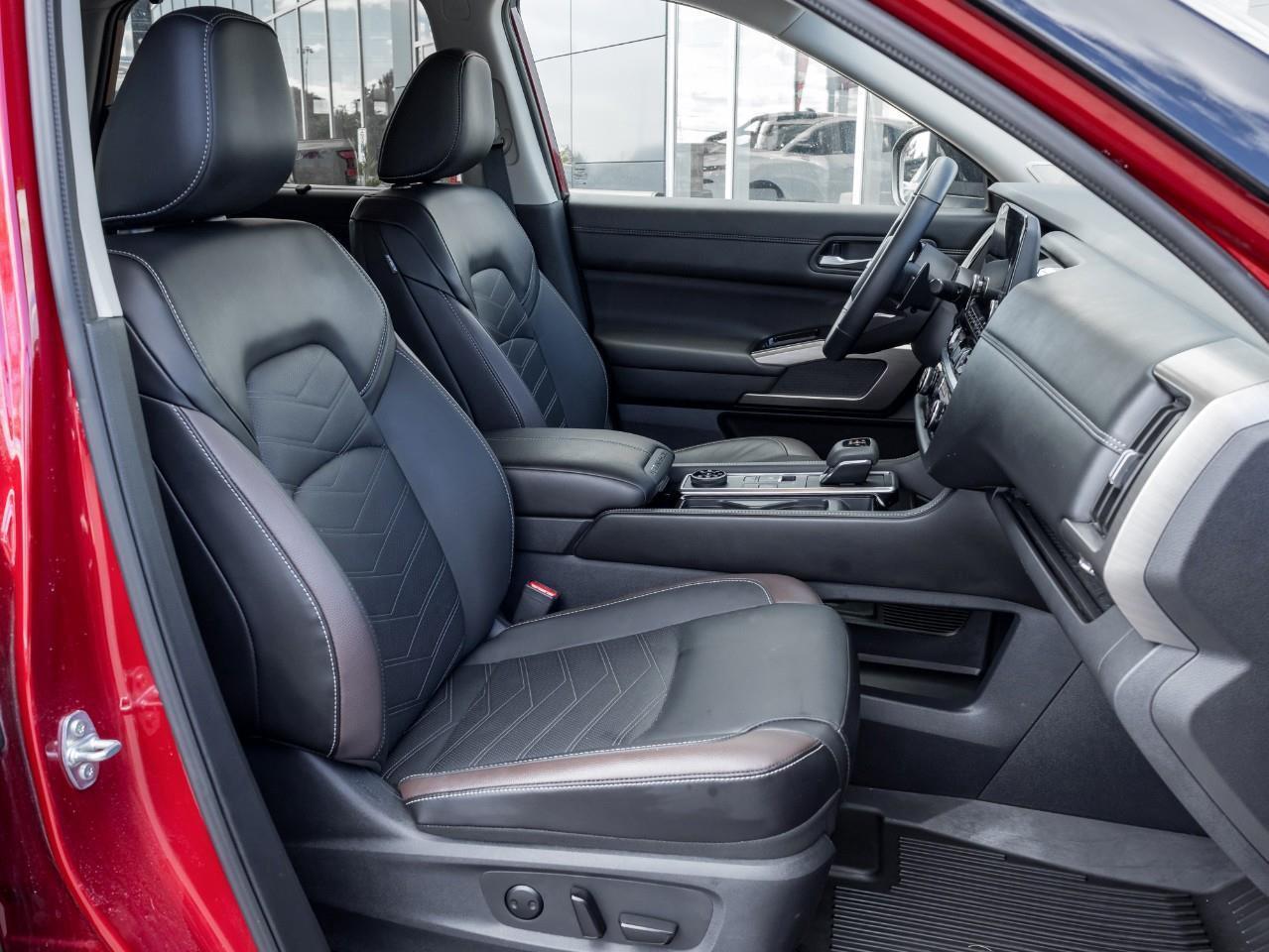 2024 Nissan Pathfinder Platinum Photo