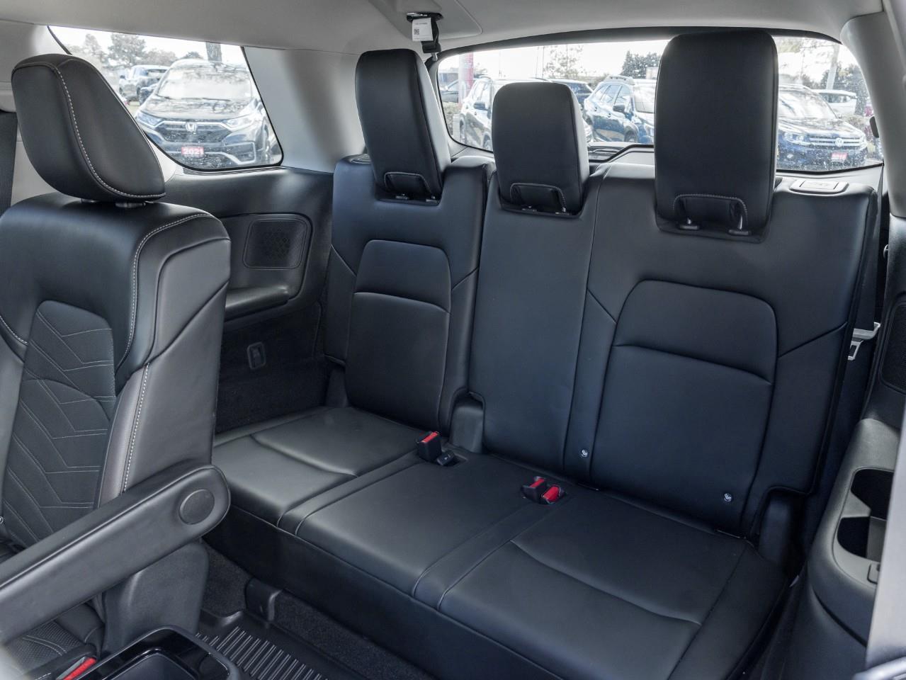 2024 Nissan Pathfinder Platinum Photo