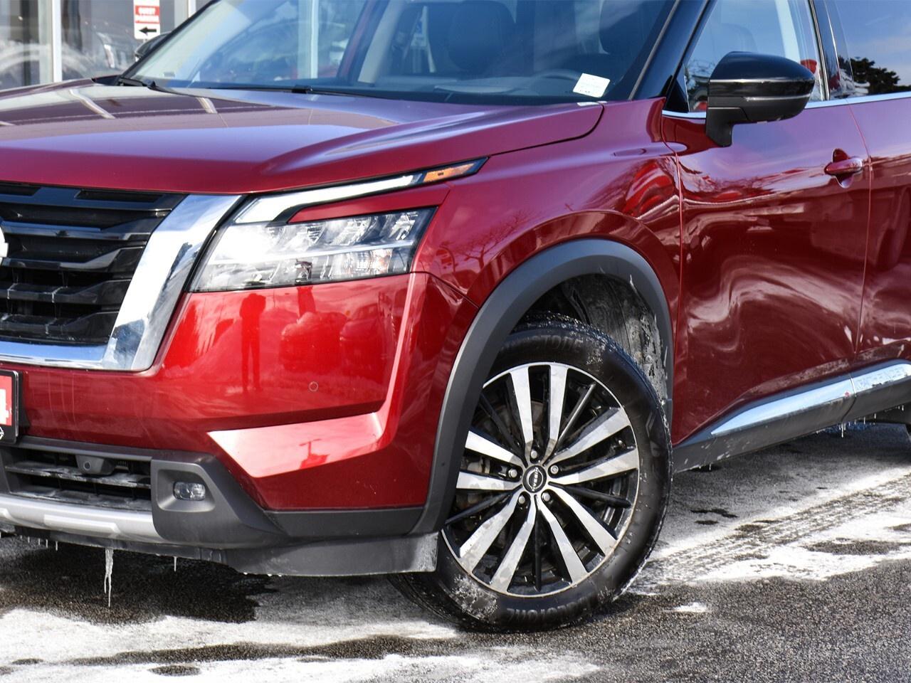 2024 Nissan Pathfinder PLATINUM, CAPTAINS CHAIRS, 2-TONE COLOUR Photo