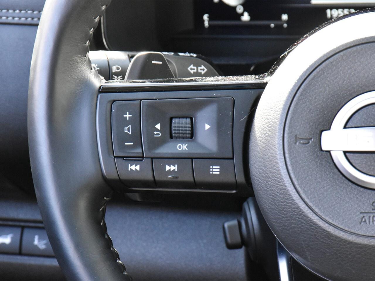 2024 Nissan Pathfinder PLATINUM, CAPTAINS CHAIRS, 2-TONE COLOUR Photo