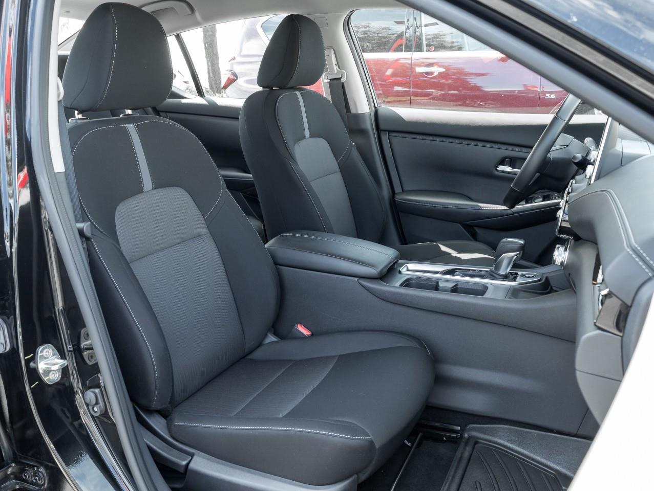 2022 Nissan Sentra SV Photo