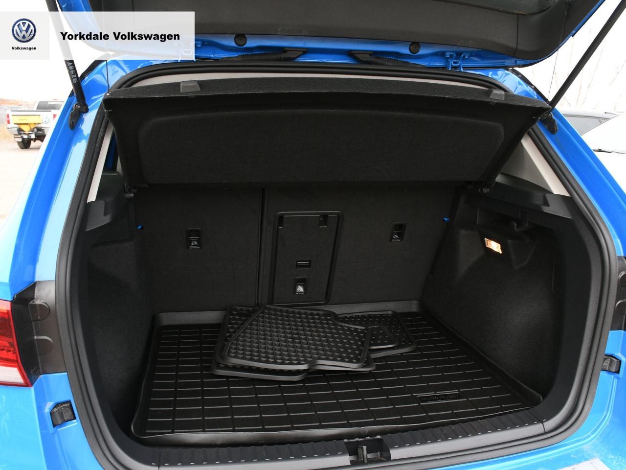 2023 Volkswagen Taos  Photo