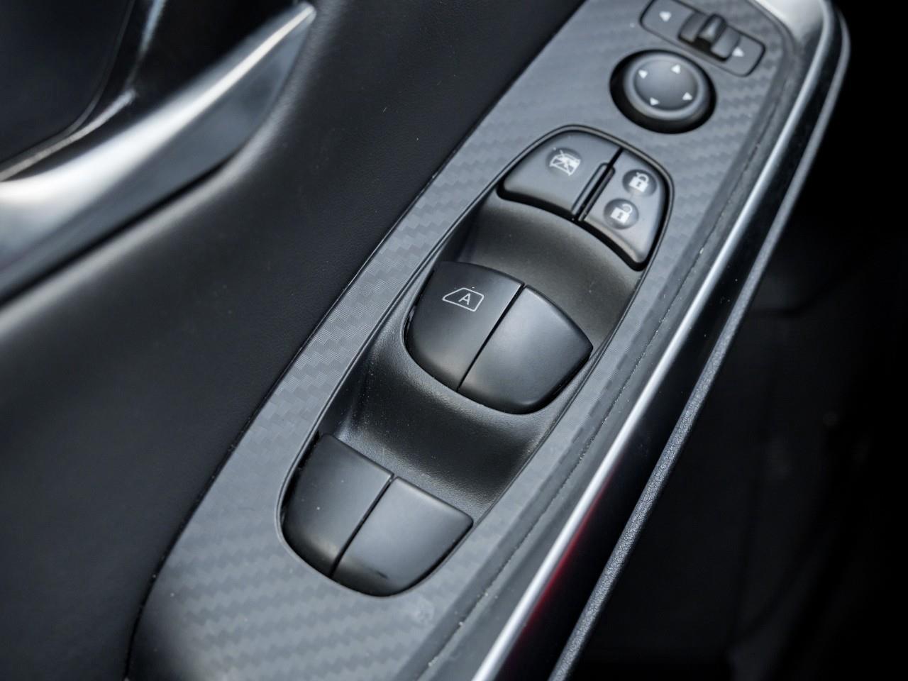 2023 Nissan Sentra SR Photo