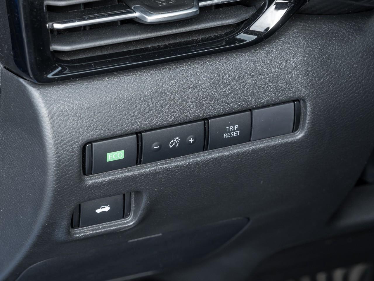 2023 Nissan Sentra SR Photo