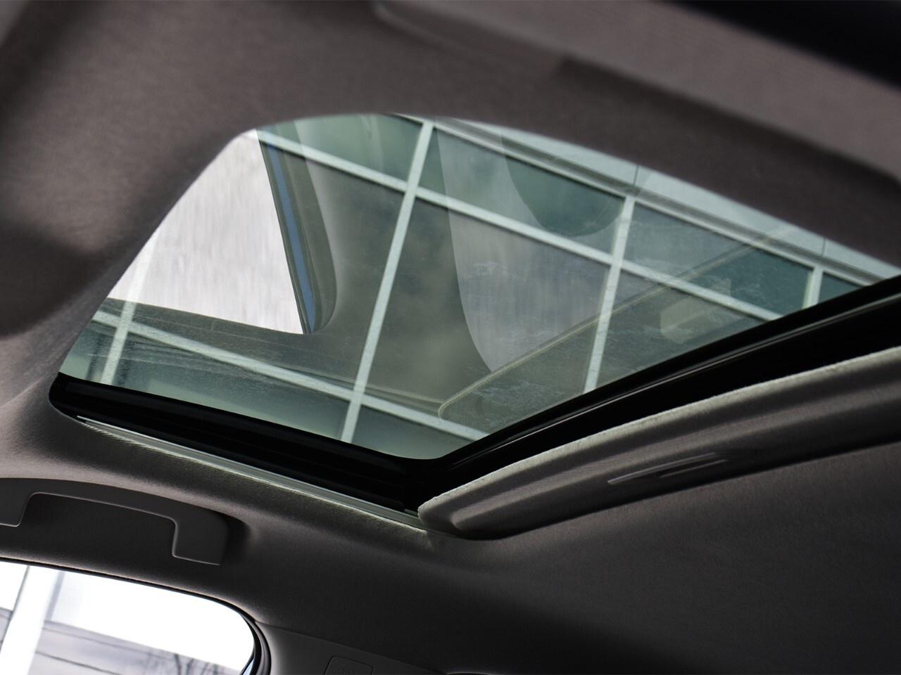 2023 Nissan Sentra SR CVT, APPLE CARPLAY, REMOTE START Photo