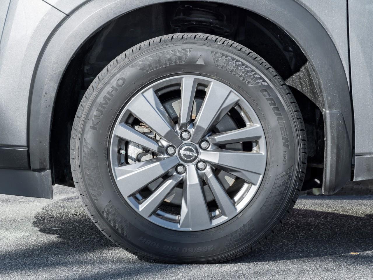 2024 Nissan Pathfinder SV Photo3