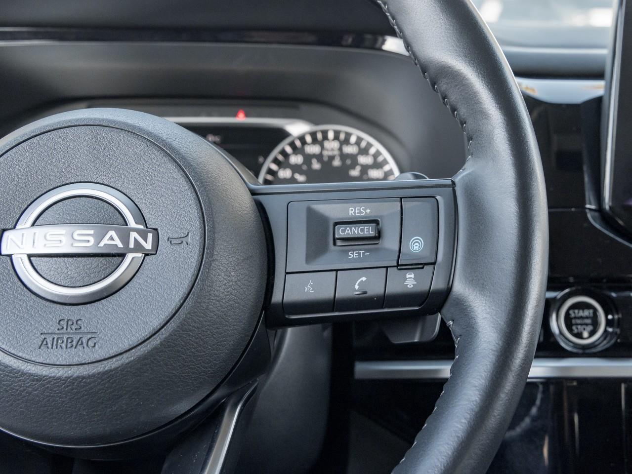 2024 Nissan Pathfinder SV Photo