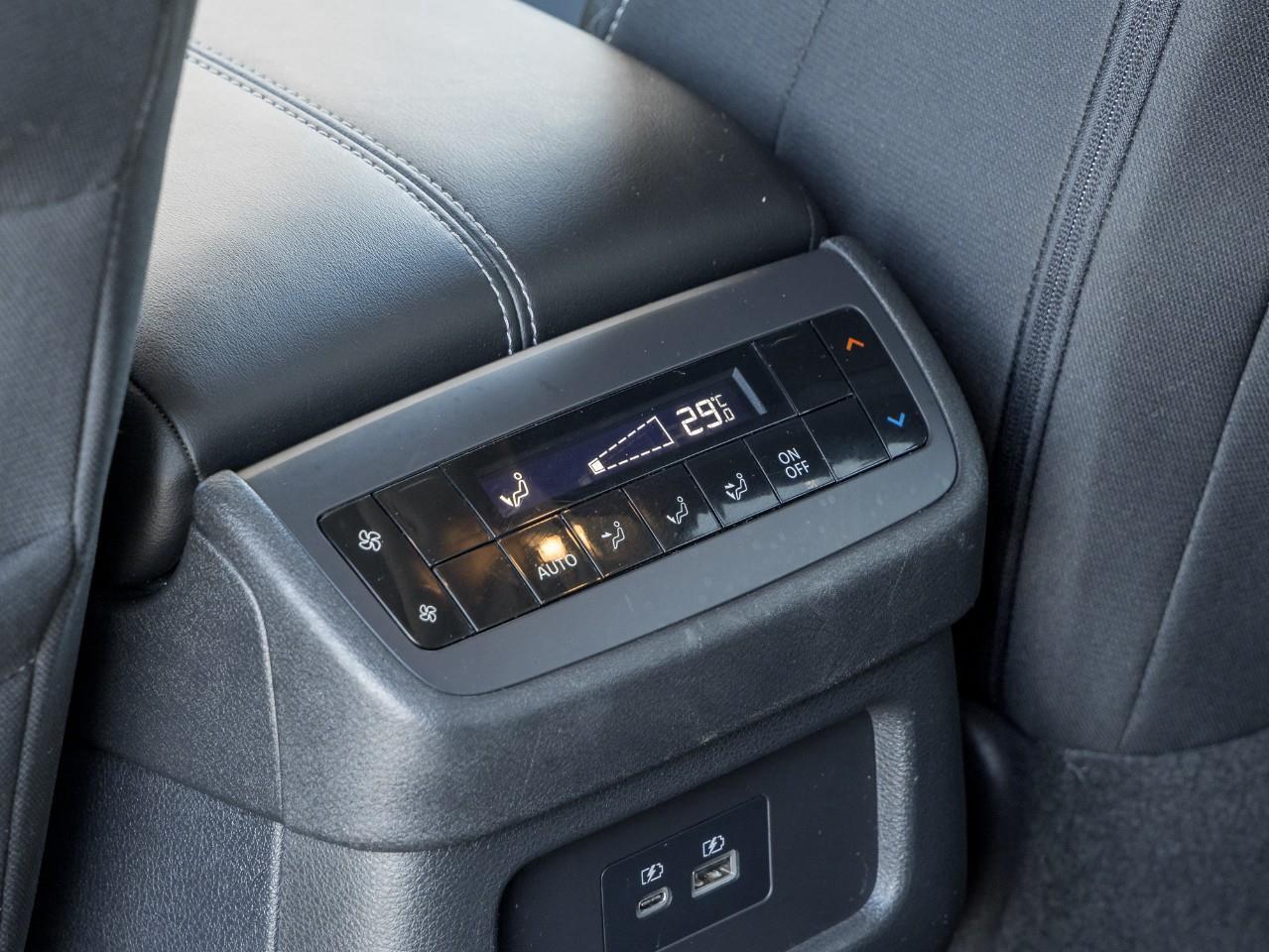 2024 Nissan Pathfinder SV Photo