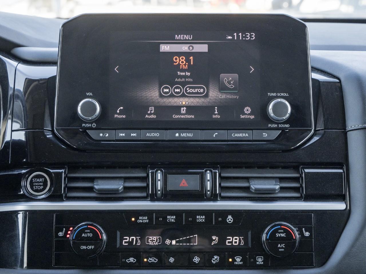 2024 Nissan Pathfinder SV Photo