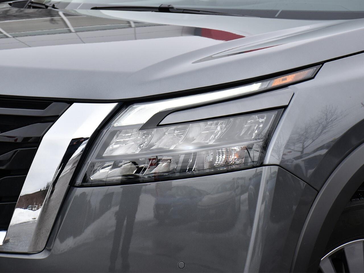 2024 Nissan Pathfinder SV, 8 PASSENGER,  POWER TAILGATE, APPLE CARPLAY Photo